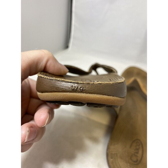 Chaco Flip Flops Sandals Womens 9M Brown Tan Neutral Distressed Thong - Picture 6 of 9